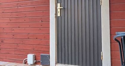 Cozy Kolsva Cabin Private Entrance