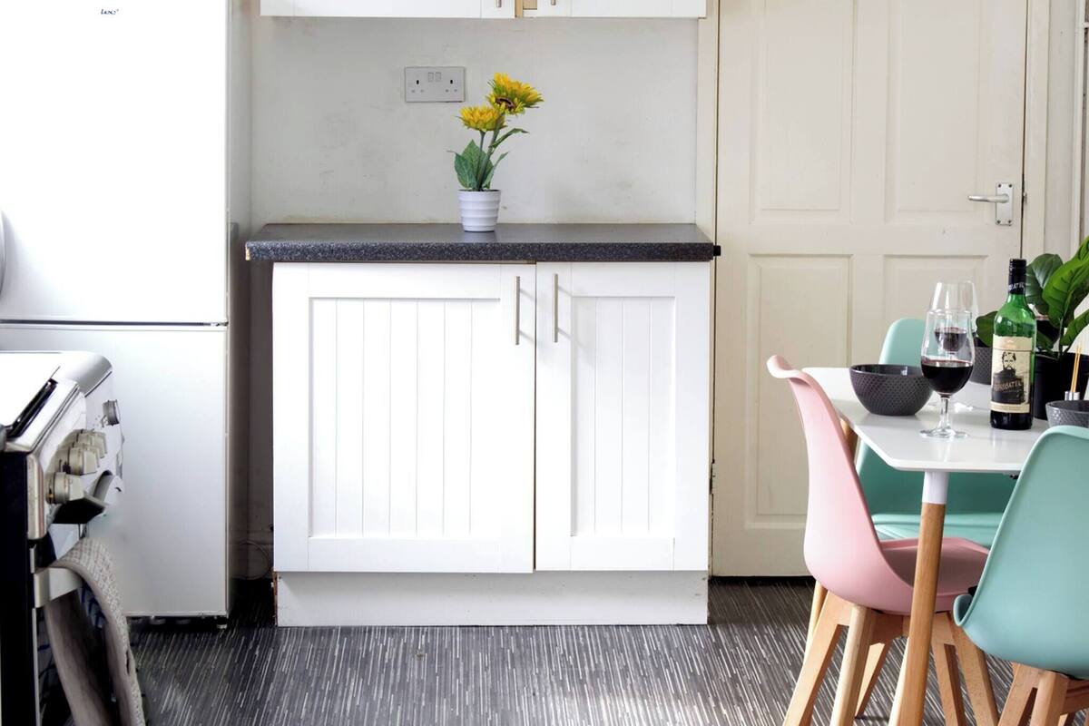 Room, 1 Bedroom | Dining