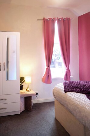 Room - Room-cozy Private Room With Fast Wifi Fu (Wolverhampton)