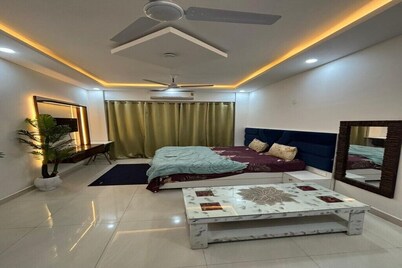 Tranquil studio with AC in enjoyable Greater Noida location
