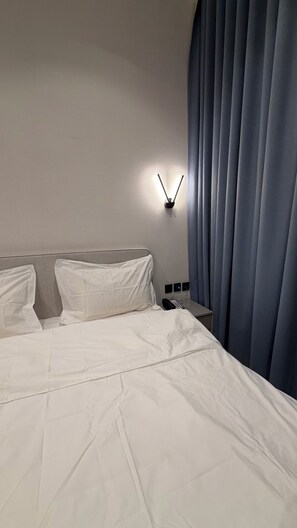 1 chambre, fer et planche à repasser, accès Internet