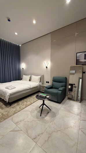 1 bedroom, iron/ironing board, Internet, bed sheets - 108 tara-JRE Jabal Al Lweibdeh with stunning view (Amman)