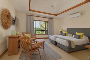 3 chambres, fer et planche à repasser, Wi-Fi, draps fournis