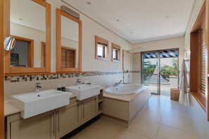 Shower, hair dryer, bidet, towels - Attractive 3-Bedroom Villa / Infinity Pool & Terrace (Bel Ombre)