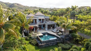 Pool - Attractive 3-Bedroom Villa / Infinity Pool & Terrace (Bel Ombre)