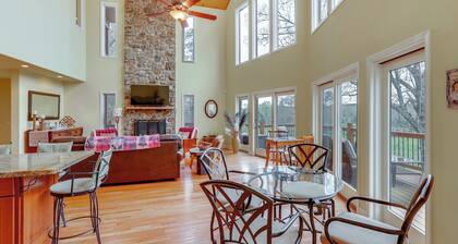 On 80 Acres! Rural 'Sunset Lodge' in Hot Springs