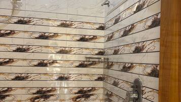 Dobbeltrom – deluxe, balkong, byutsikt | Bad