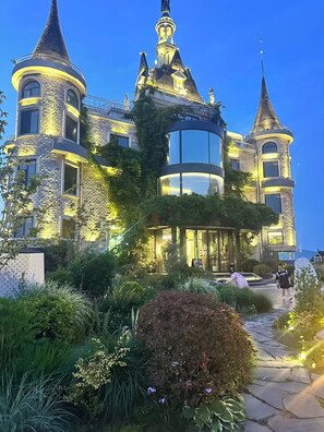 Exterior - Bay Four Seasons Castle Hotel (Weihai)