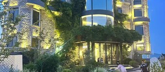 Bay Four Seasons Castle Hotel