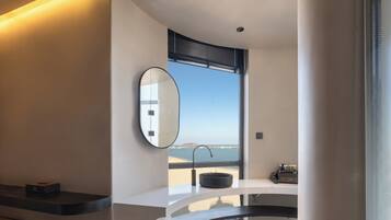 Deluxe Double Room | Bathroom