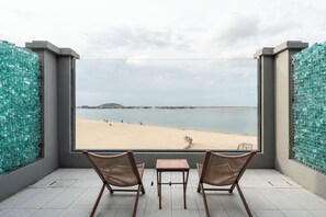 Premier Double Room | Terrace/patio - Bay Four Seasons Castle Hotel (Weihai)
