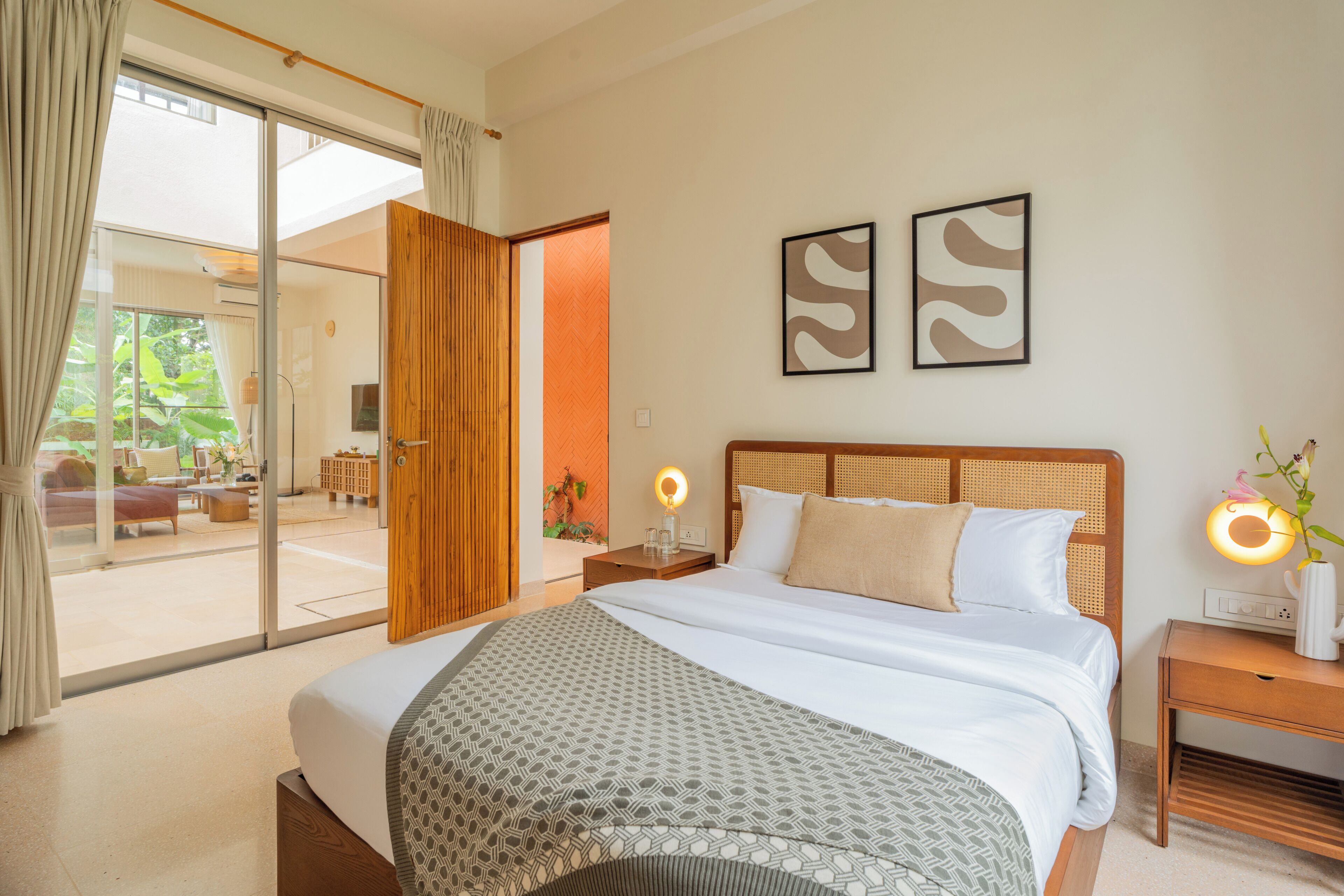 Deluxe-Villa, Balkon, Stadtblick | Bügeleisen/Bügelbrett, kostenloses WLAN