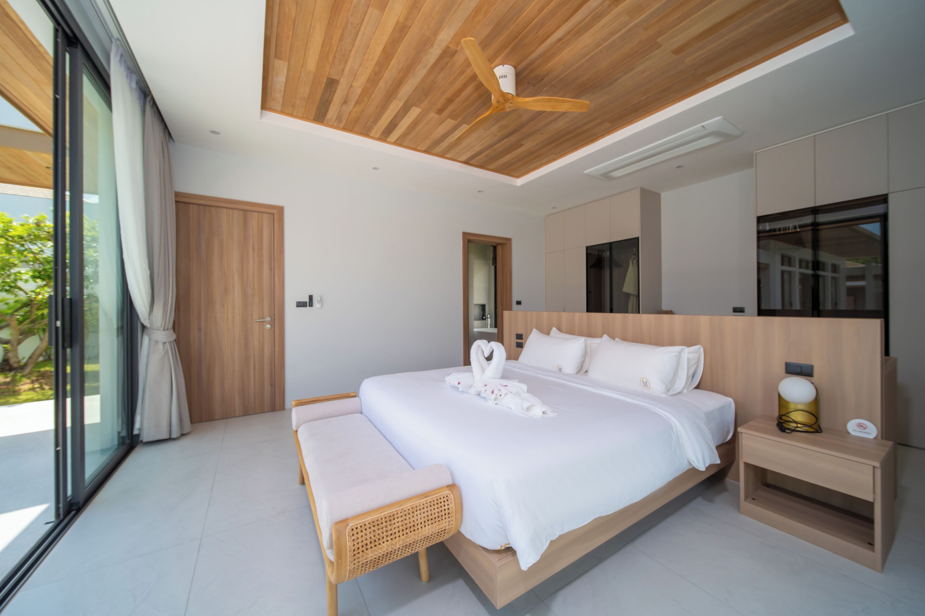 Premier-Villa, 4 Schlafzimmer, eigener Pool, zum Garten hin