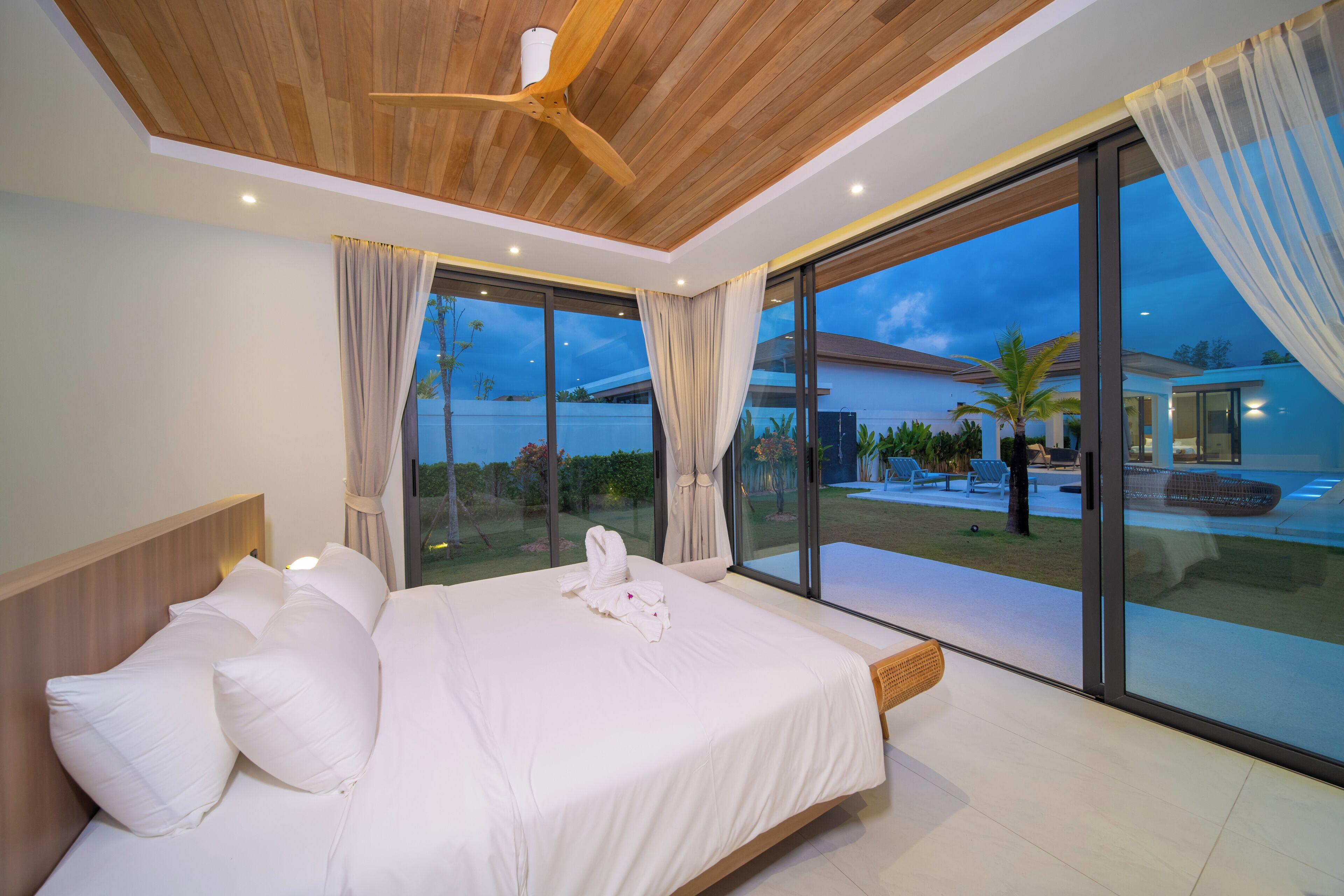 Premier Villa, 4 Bedrooms, Private Pool, Garden Area