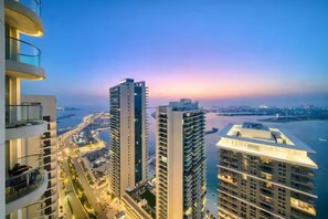Exterior - 5 Star Palm View Private Beach 1BR (Dubai)
