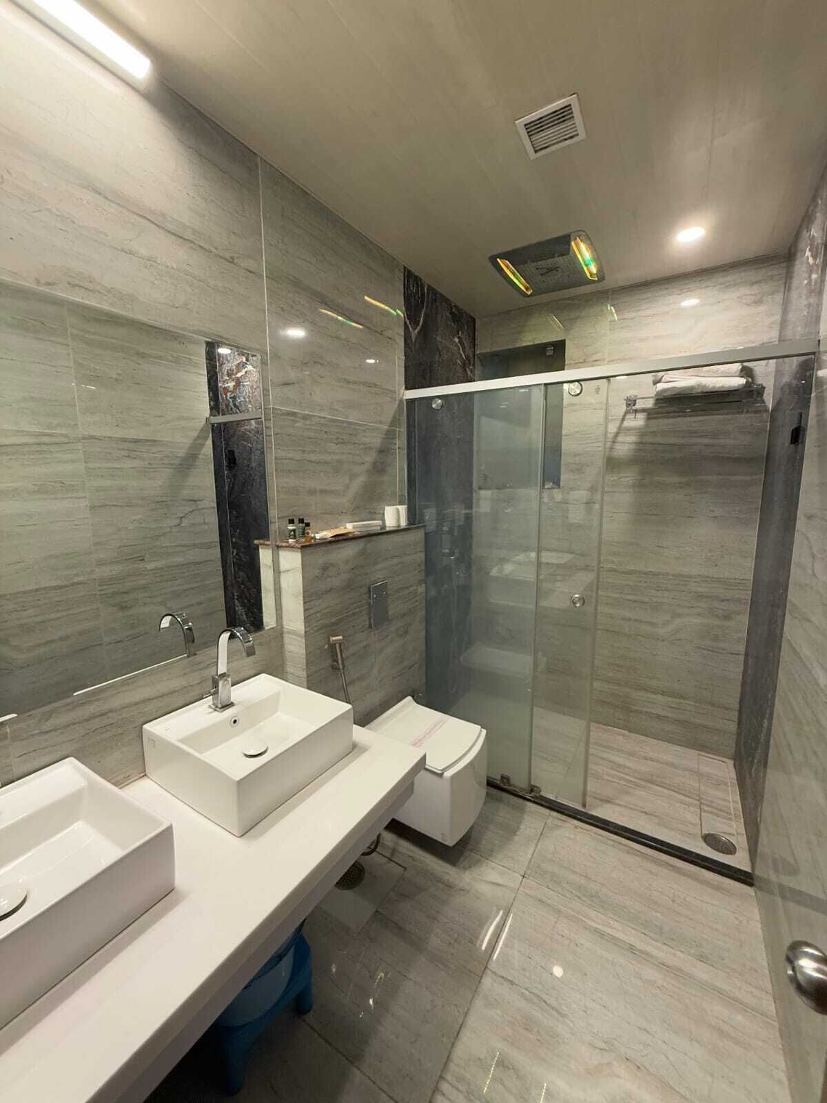 Suite Room | Bathroom