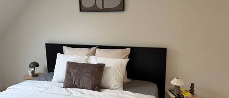 Basic Apartment | Iron/ironing board, free WiFi