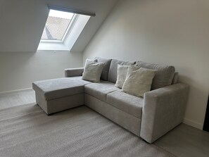 Basic Apartment | Living area - Spacious 5BR Retreat for Groups for 18P (Gent)