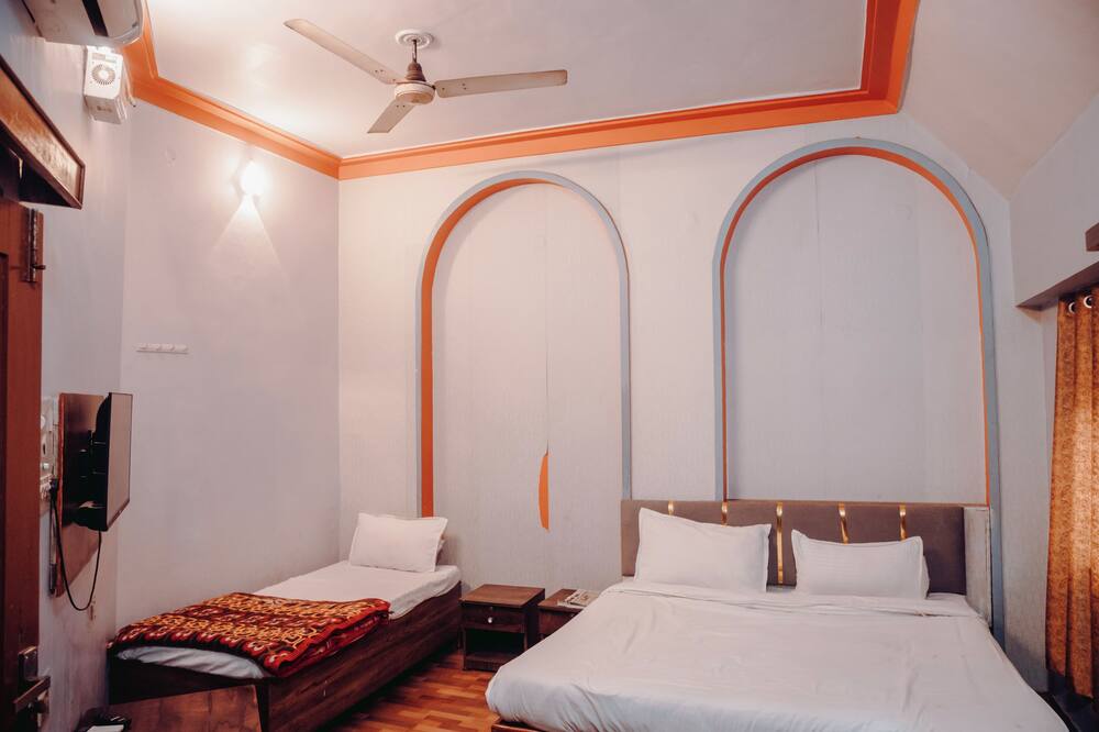 Hotel The TWB Palace
