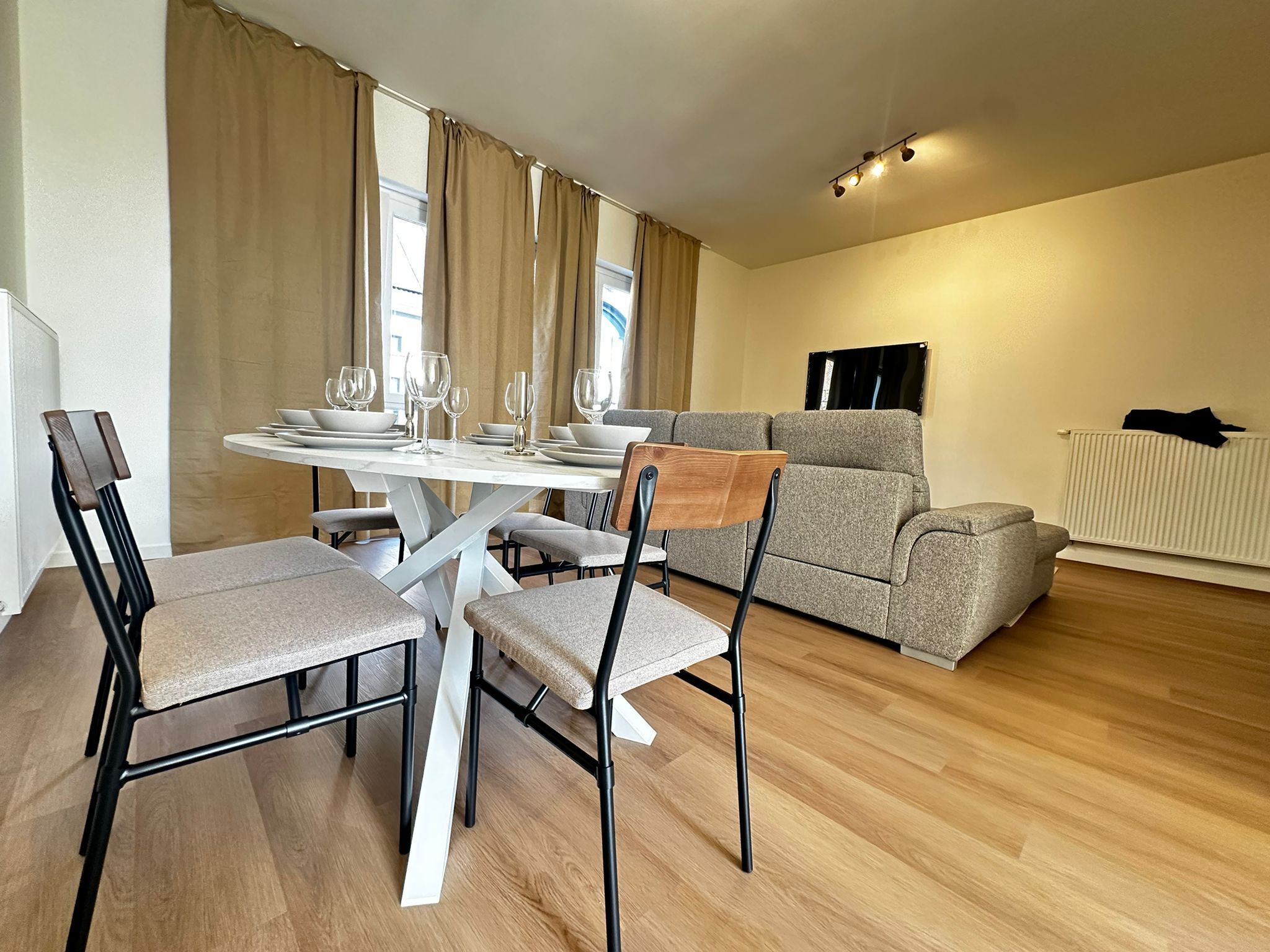 Basic Apartment | Living room
