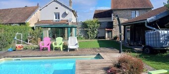Gîte Familial au Coeur du Triangle Vert - Piscine et Détente Assurées
