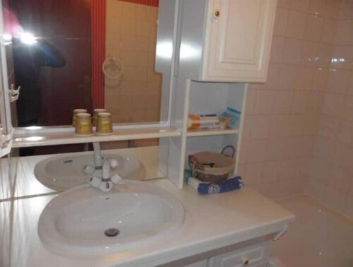 Gîte Familial au Coeur du Triangle Vert - Piscine et Détente Assurées