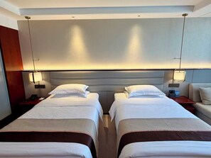 Habitación Business doble | Caja fuerte, cortinas opacas, wifi gratis
