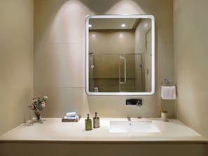 Luxury Villa, Balcony, Mountain View | Bathroom - ELIVAAS Antarmann Casa Zenith 6 BHK (Bhimtal)