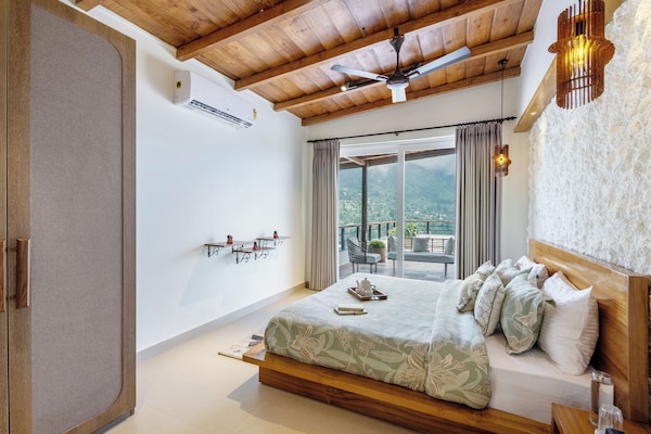 Elivaas Antarmann Casa Zenith 6 Bhk - Bhimtal