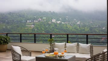 Luxury Villa, Balcony, Mountain View | Property grounds
