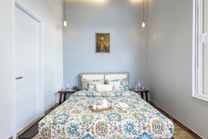 Luxury Villa, Balcony, Mountain View - ELIVAAS Antarmann Casa Zenith 6 BHK (Bhimtal)