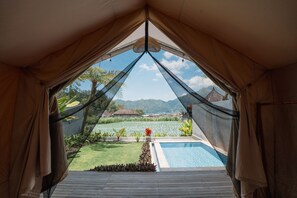 Habitación estándar, vistas al jardín | Piscina | Una piscina al aire libre