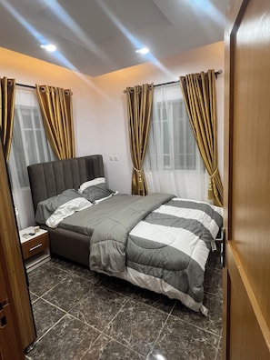 Room - Portable 1-bed apt in charming Lagos with AC located at baruwa ipaja (Lagos)