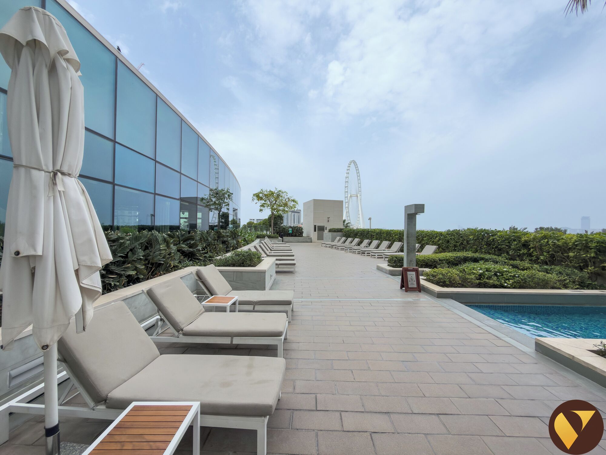 Luksushuoneisto, parveke, kaupunkinäköala | Uima-allas