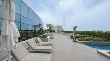 Luksushuoneisto, parveke, kaupunkinäköala | Uima-allas