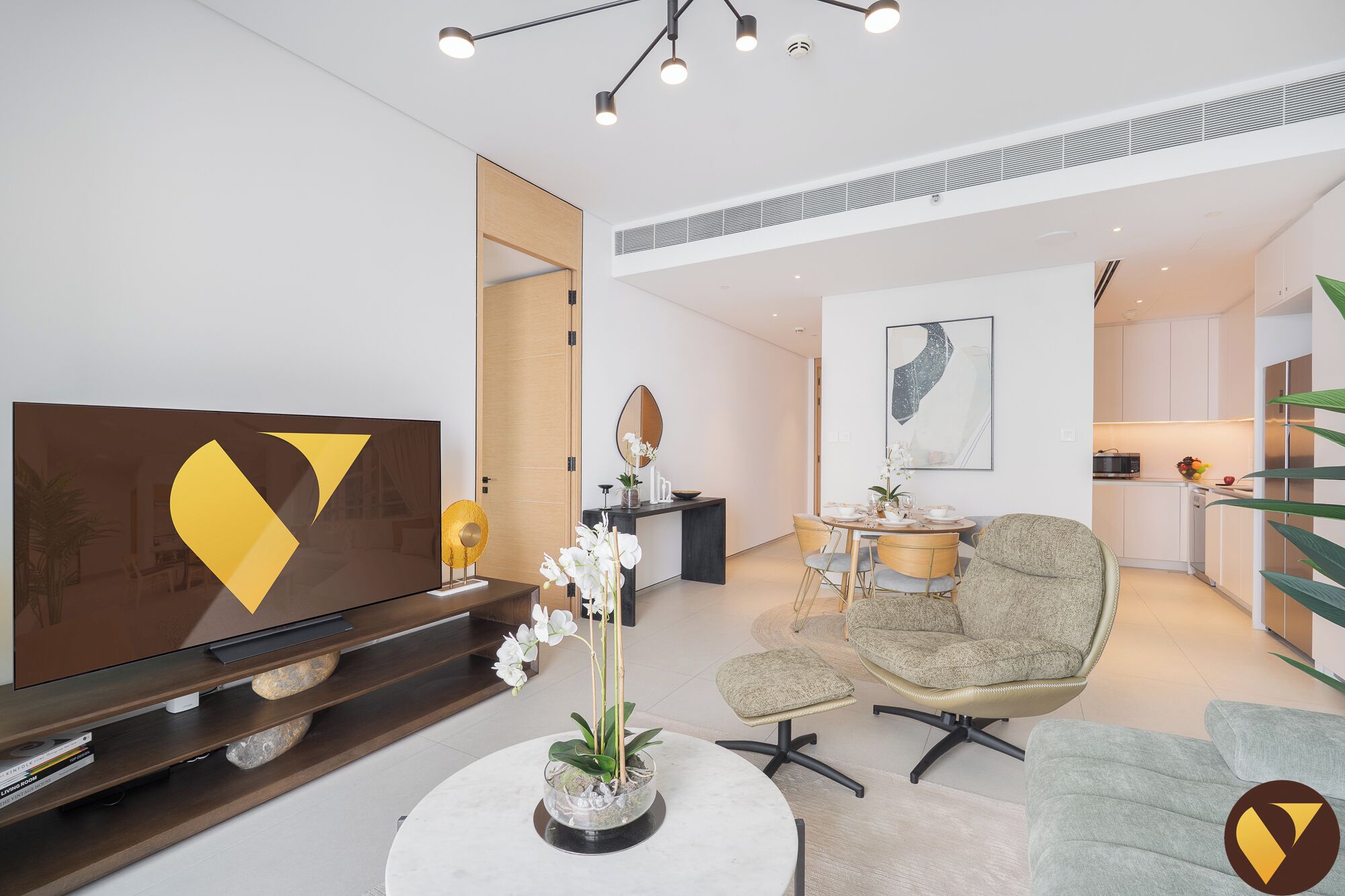 Luxury Apartment, Balcony, City View | Living area