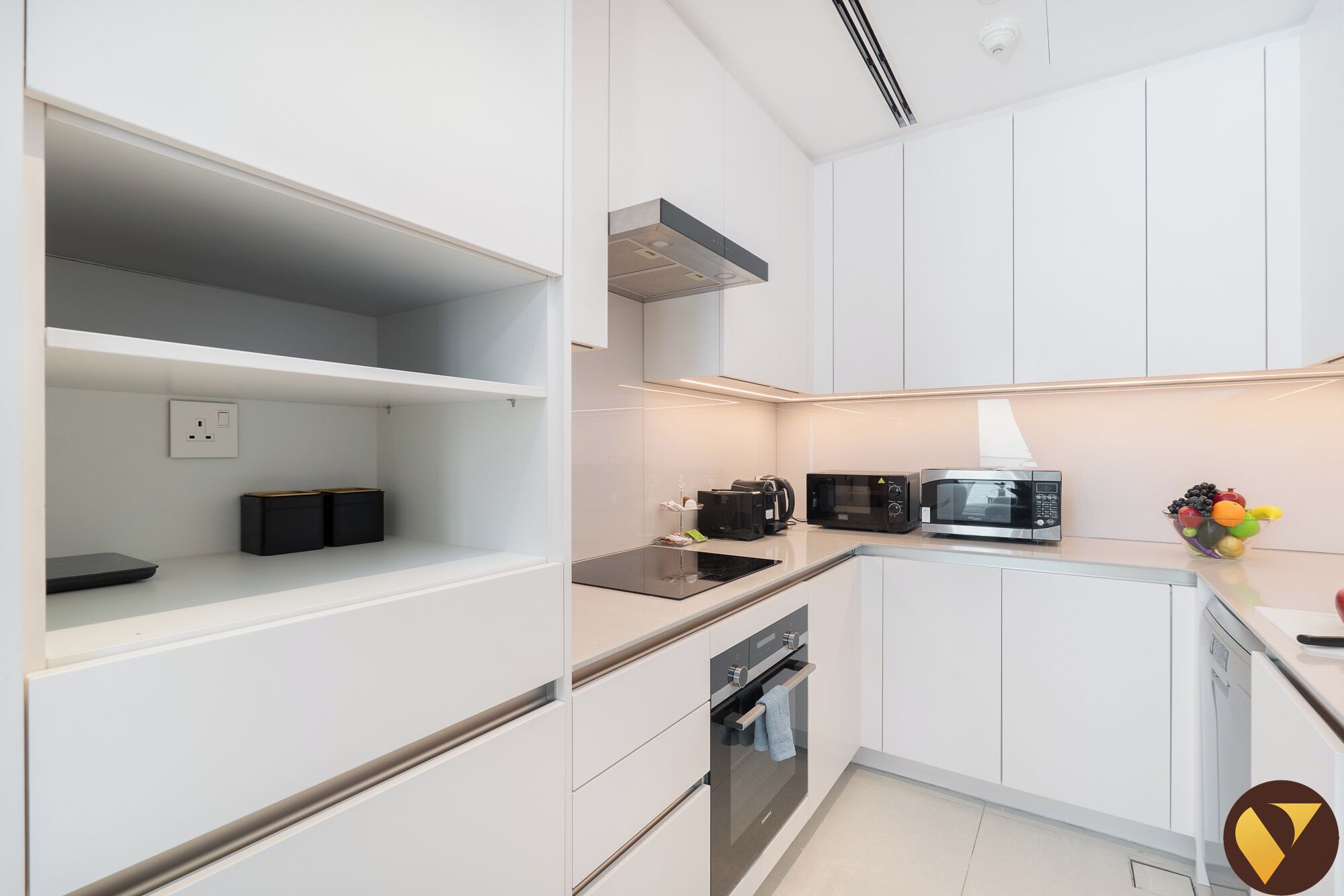 Luxury Apartment, Balcony, City View | Private kitchen