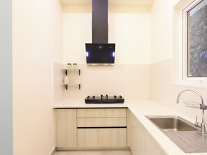 Private kitchen - ELIVAAS Antarmann Casa Nova 4 BHK Villa (Bhimtal)