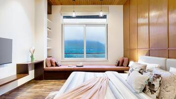 Luxury Villa, Mountain View