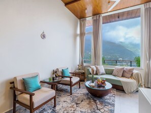 Living area - ELIVAAS Antarmann Casa Nova 4 BHK Villa (Bhimtal)