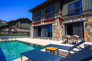 Seasonal outdoor pool