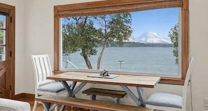 Timeless Tides Cottage | Waterfront, Sauna, Kayaks