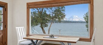 Timeless Tides Cottage | Waterfront, Sauna, Kayaks