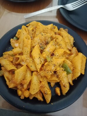 Restaurant - Hotel Dream Connect - Sector 38  (Gurugram)