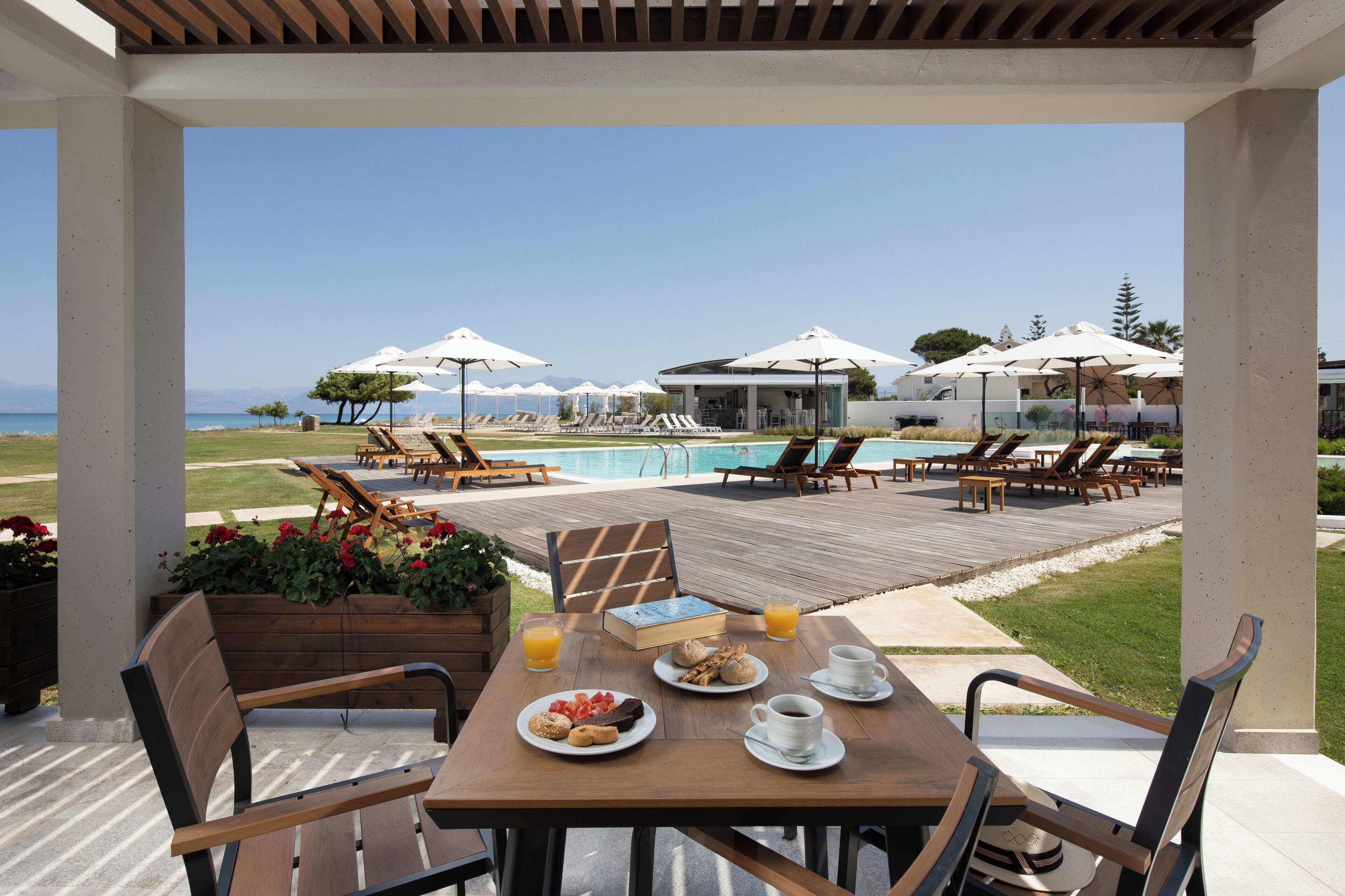 Deluxe double suite with direct sea view | Speisen im Freien