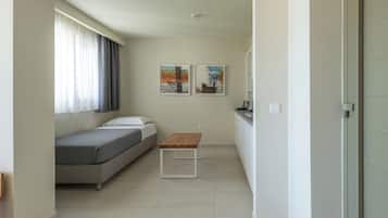 Deluxe double suite with direct sea view