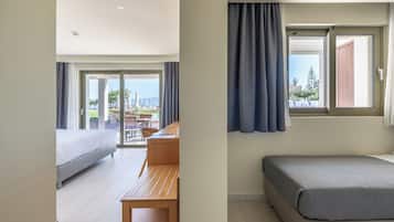 Deluxe double suite with direct sea view