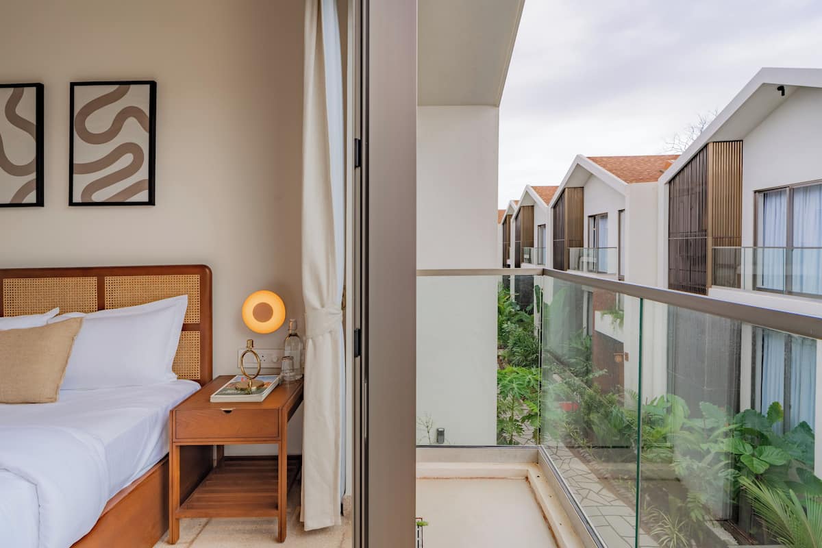 Luxury Villa, Balcony, Pool View