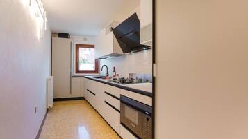 Appartamento Deluxe, vista cortile | Cucina privata