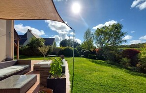 Terrace/patio - Au Vallon Fleuri (Montreuil-sous-Pérouse)